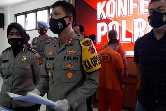 Suami jadi Buronan Polisi, Istri Nekat Berbuat Terlarang - JPNN.COM