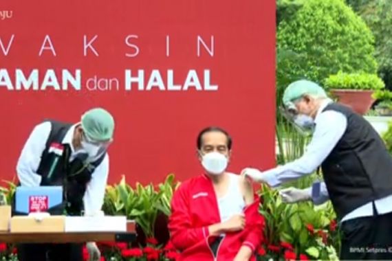 Presiden Jokowi Terima Vaksin Covid-19 Kedua - JPNN.COM