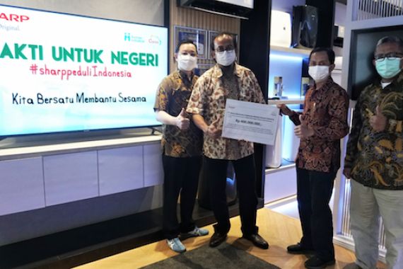 Sharp Indonesia Salurkan Bantuan untuk Masyarakat Terdampak Bencana - JPNN.COM