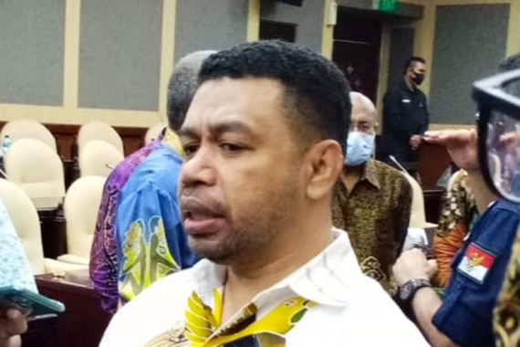 Filep Wamafma Minta Kapolri Listyo Berdayakan dan Promosikan Perwira Polri dari Papua - JPNN.COM