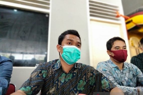 Keluarga Deki Susanto Bantah Keterangan Polisi: Meninggal Dulu Baru Tembakan ke Atas - JPNN.COM