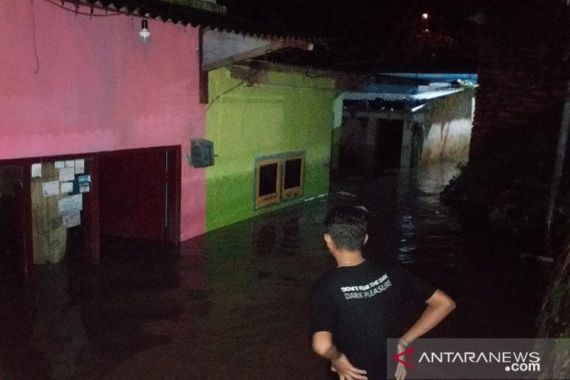 Banjir di Jember Makin Meluas, Ada yang Hanyut - JPNN.COM