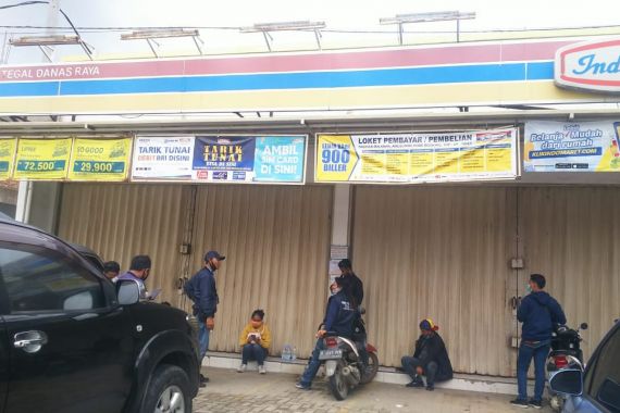 Detik-detik Perampokan Minimarket, Rp 46 Juta Raib - JPNN.COM