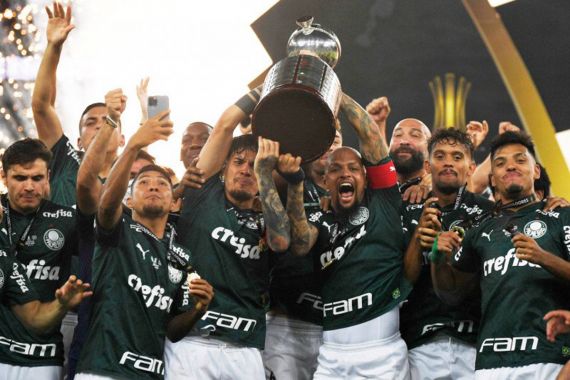 Palmeiras Angkat Trofi Copa Libertadores - JPNN.COM