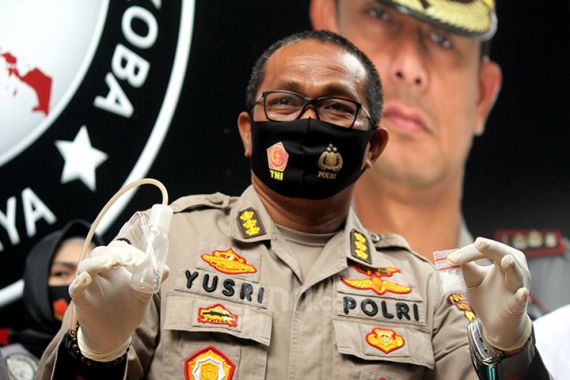 Tak Terima Disalip, Oknum PNS Ini Acungkan Pisau ke Jenderal Polisi, Ya Begini Jadinya - JPNN.COM