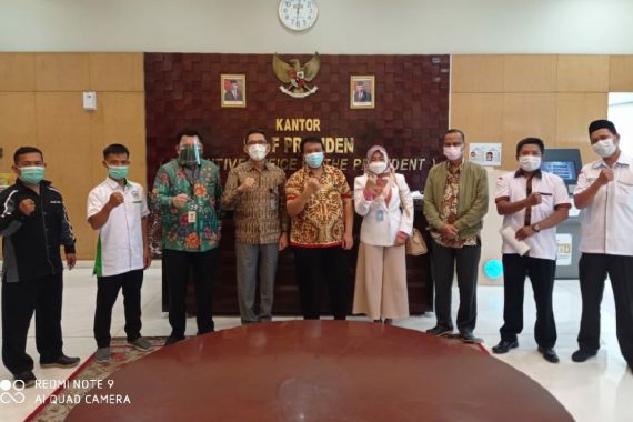 Mendikbud Diminta Dorong Keppres Pengangkatan Honorer Nonkategori 35+ jadi PNS - JPNN.COM