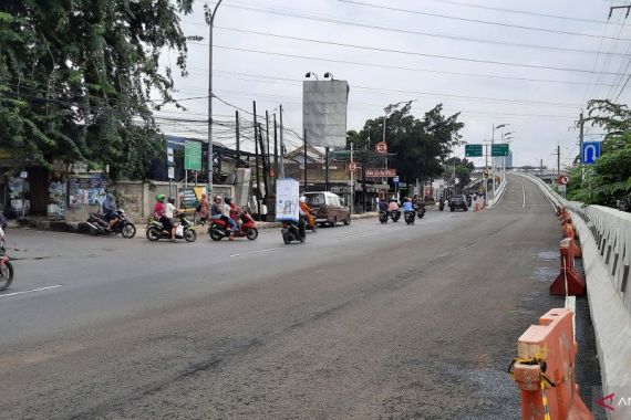 Ogah Lewat Fly Over Tanjung Barat, Warga Poltangan: Takut Ditabrak - JPNN.COM