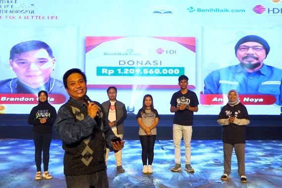 HDI Menyerahkan Donasi Rp 1,2 Miliar kepada BenihBaik.com - JPNN.COM