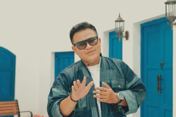 Febby Islami Wujudkan Impian Lewat Lagu Medina - JPNN.COM