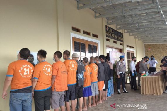 Pengedar Sabu-sabu yang Ditangkap di Cianjur Ternyata Mantan Polisi - JPNN.COM