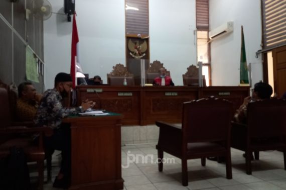 Sidang Kasus Laskar FPI, Berdebat Seru soal Prosedur Tertangkap Tangan - JPNN.COM