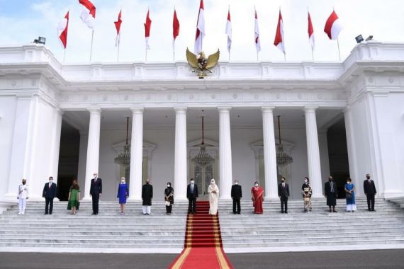 Presiden Jokowi Terima Surat Kepercayaan 7 Dubes Negara Sahabat - JPNN.COM