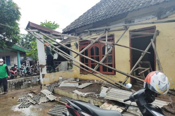 6 Rumah Rata dengan Tanah, 11 Rusak Berat Akibat Banjir Bandang di Pasuruan - JPNN.COM