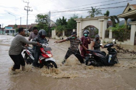 Belum Ada Tanda-tanda Banjir Akan Surut - JPNN.COM