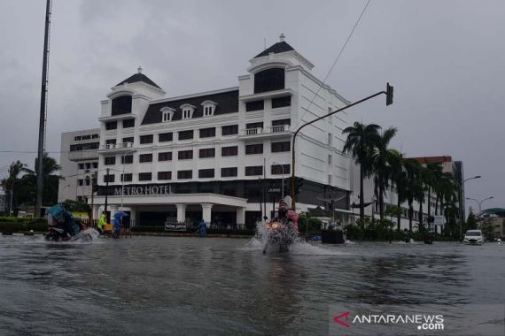Cuaca Buruk, 7 Penerbangan di Semarang Ditunda, 1 Dialihkan - JPNN.COM