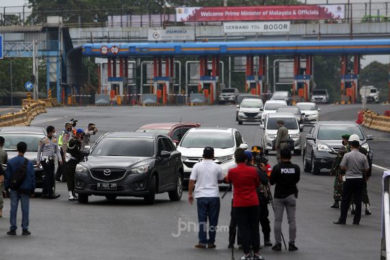 3.200 Mobil Putar Balik di Pintu Tol Baranangsiang - JPNN.COM
