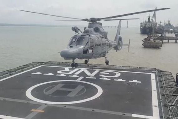 Amankan Perairan Ambalat, TNI AL Kerahkan KRI I Gusti Ngurah Rai-332 dan Heli Panther HS 4211 - JPNN.COM