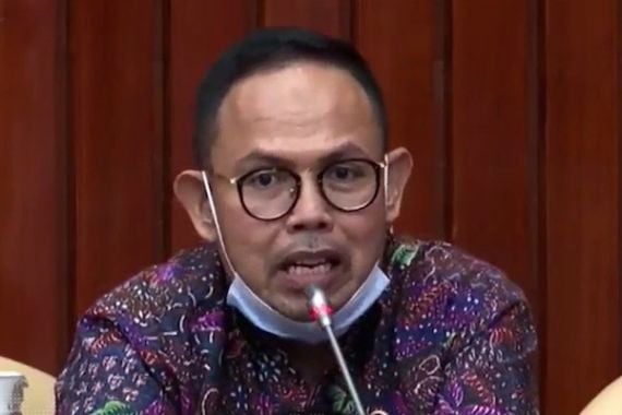 Peternak Ayam Lokal Babak Belur Dihantam Kebijakan Impor, Politikus PKS Bereaksi Begini, Menohok - JPNN.COM