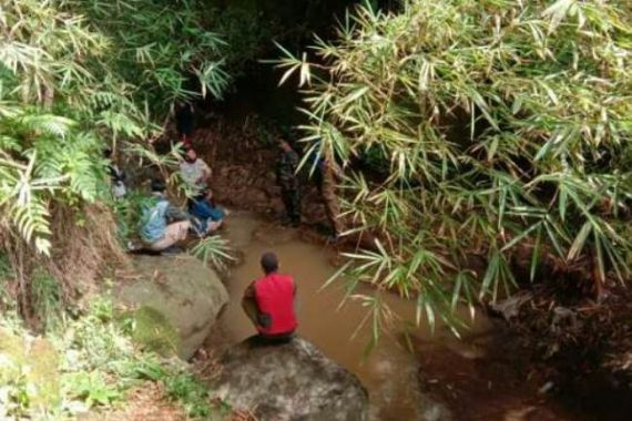 Pembunuh Wanita Muda yang Tewas Tertusuk Bambu Ditangkap, Ibu Korban Beri Pernyataan Begini - JPNN.COM