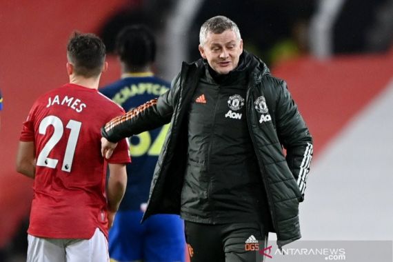 Manajemen MU Belum Mau Bicara Masa Depan Solskjaer - JPNN.COM