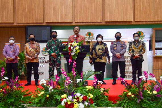 Para Menteri, TNI-Polri dan 7 Gubernur Berkumpul Bahas Antisipasi Karhutla 2021 - JPNN.COM