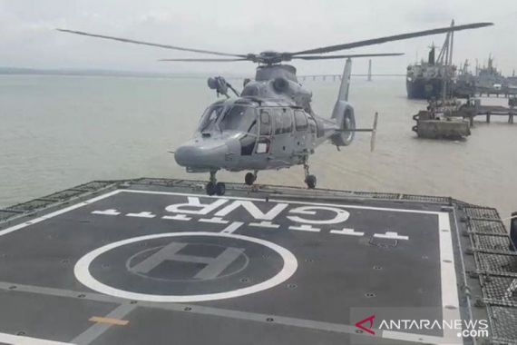 KRI I GNR-Heli Panther Sudah Merapat di Perairan Ambalat, Bersiap - JPNN.COM