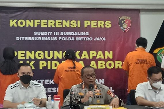 Polisi Bekuk Sepasang Suami-Istri dan Seorang Wanita Pelaku Aborsi Ilegal di Bekasi - JPNN.COM