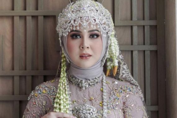 Penampilan Kesha Ratuliu di Hari Pernikahan Banjir Pujian - JPNN.COM