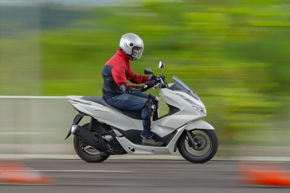 Test Ride Honda PCX 160: Lincah dan Makin Bertenaga - JPNN.COM
