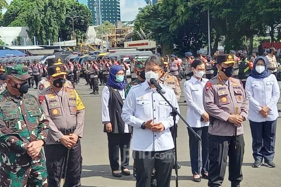 COVID-19 Musuh Tak Kasat Mata, Menkes Budi Beber Dua Strategi - JPNN.COM