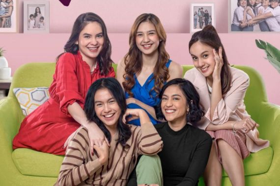 Ini Kisah Persahabatan 5 Perempuan Cantik, Semua Menikah Muda - JPNN.COM