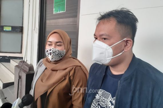 Vicky Prasetyo Disidang, Kalina Octaranny Sibuk Urus Persiapan Pernikahan - JPNN.COM