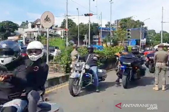 Rombongan Moge Dikawal Polisi Lolos Masuk Bogor tanpa Pemeriksaan Ganjil Genap - JPNN.COM