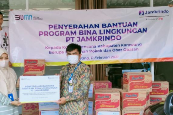 PT Jamkrindo Beri Bantuan untuk Korban Banjir Karawang dan Subang - JPNN.COM