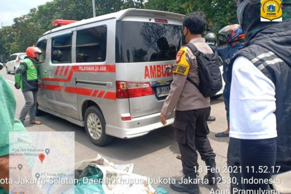 Pejalan Kaki Tewas Ditabrak Motor Saat Menyeberang di Lenteng Agung, Polisi Turun Tangan   - JPNN.COM
