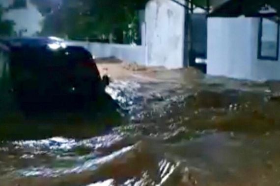 Tanah Longsor di Nganjuk Mengerikan, 20 Warga Hilang - JPNN.COM