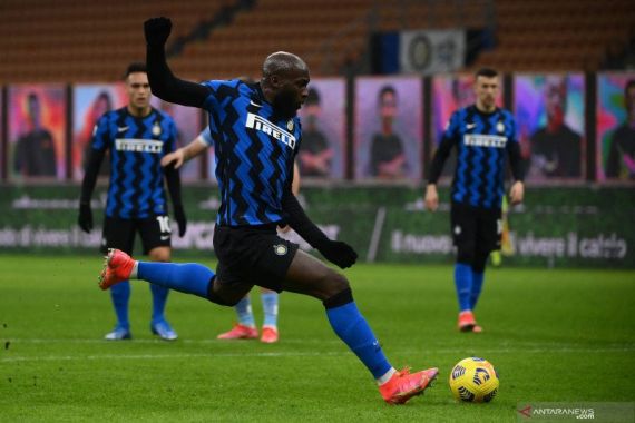 Inter Manfaatkan Tergelincirnya Milan, AS Roma Untung dengan Takluknya Juve - JPNN.COM