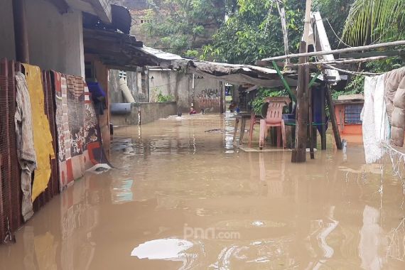 Diguyur Hujan Deras, 13 RW di DKI Jakarta Terendam Banjir, Berikut Daftarnya - JPNN.COM