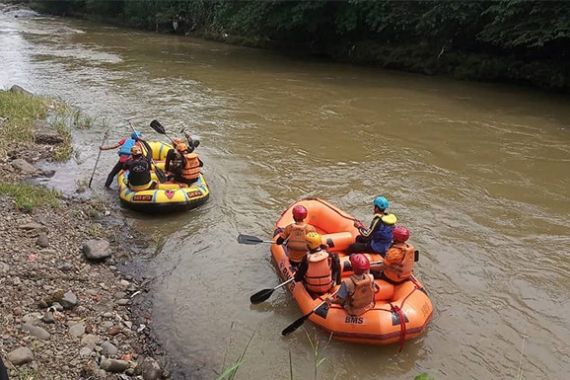 Bocah 9 Tahun di Bogor Hilang Terseret Arus Sungai Ciliwung - JPNN.COM