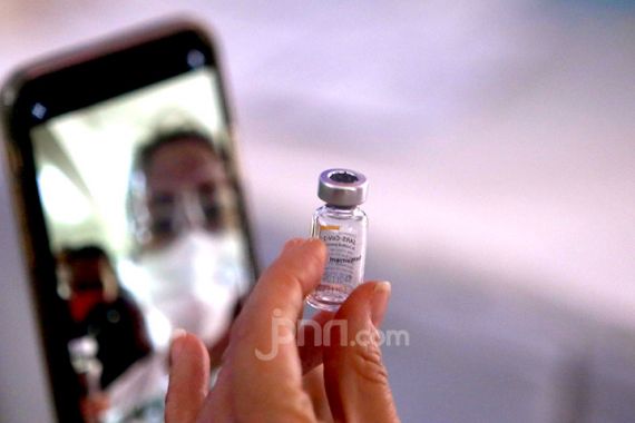 Filipina Mulai Vaksinasi COVID-19: Fase Pertama Khusus untuk Pahlawan - JPNN.COM