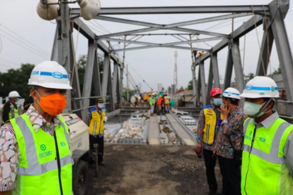 Jembatan Rambun Amblas, Pak Ganjar Langsung Menuju Lokasi - JPNN.COM