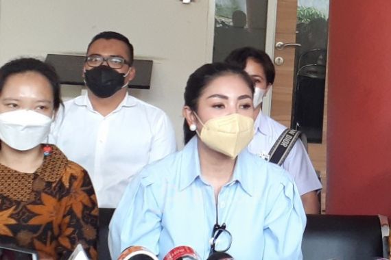 Polisi Tetapkan Suami Nindy Ayunda Sebagai Tersangka, Kasusnya Parah Banget - JPNN.COM