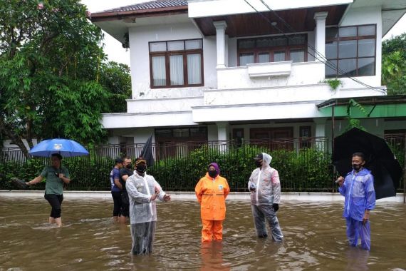 Hujan Deras, Rumah Kapolri Jenderal Listyo Kebanjiran - JPNN.COM