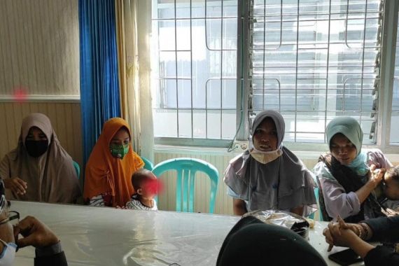 4 Ibu Rumah Tangga Ditahan, 2 Balita Ikut di Sel, Joko Jumadi Protes Keras - JPNN.COM