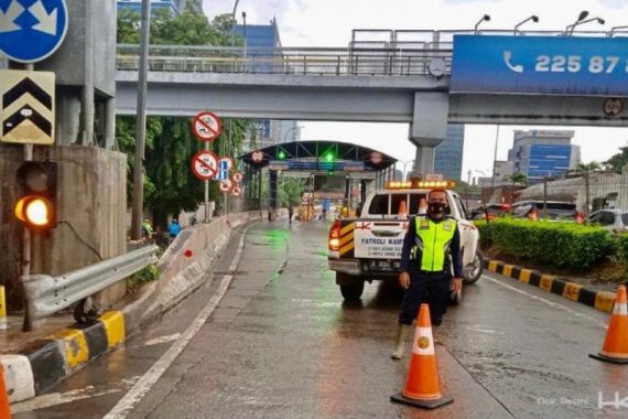 Banjir Jakarta: Beberapa Gerbang Tol JORR-S Ditutup Sementara, Ini Daftarnya - JPNN.COM
