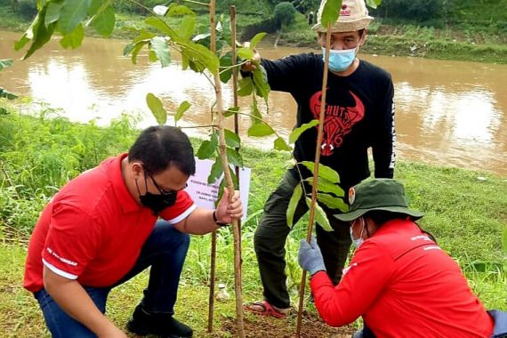 Ahmad Basarah: Kegiatan Bersih-bersih Sungai jadi Agenda Wajib PDIP Seluruh Indonesia - JPNN.COM