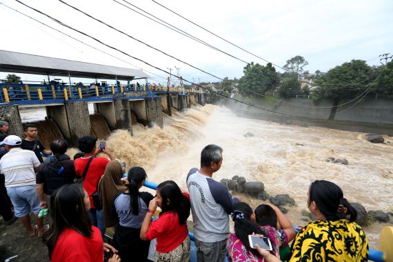 Sebegini Tinggi Muka Air Bendung Katulampa Bogor - JPNN.COM