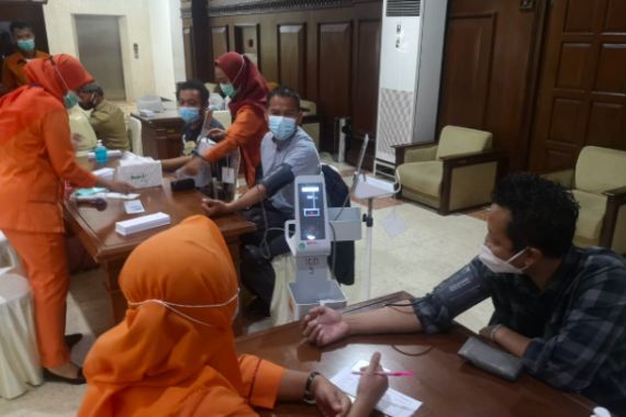 Pak Ganjar Sudah Menyiapkan Vaksin Covid-19 untuk Kalangan Jurnalis - JPNN.COM