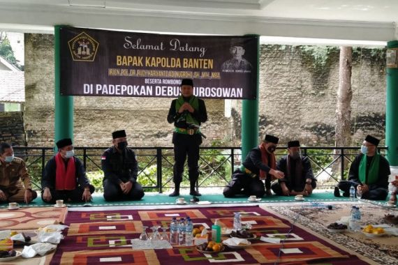 Irjen Rudy Heriyanto kepada Pendekar Banten: Tolong Dijaga Anggota Saya - JPNN.COM