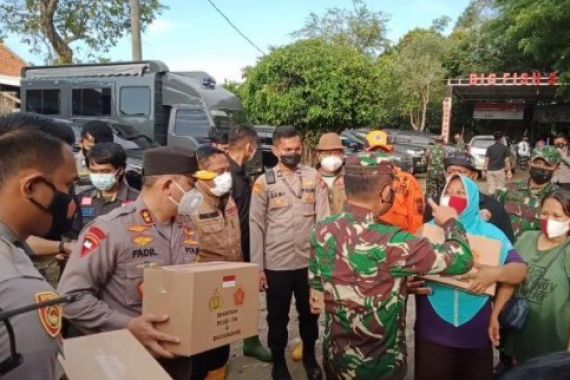 Informasi dari Mayjen Dudung Abdurachman soal Evakuasi Korban Jebolnya Tanggul Sungai Citarum - JPNN.COM